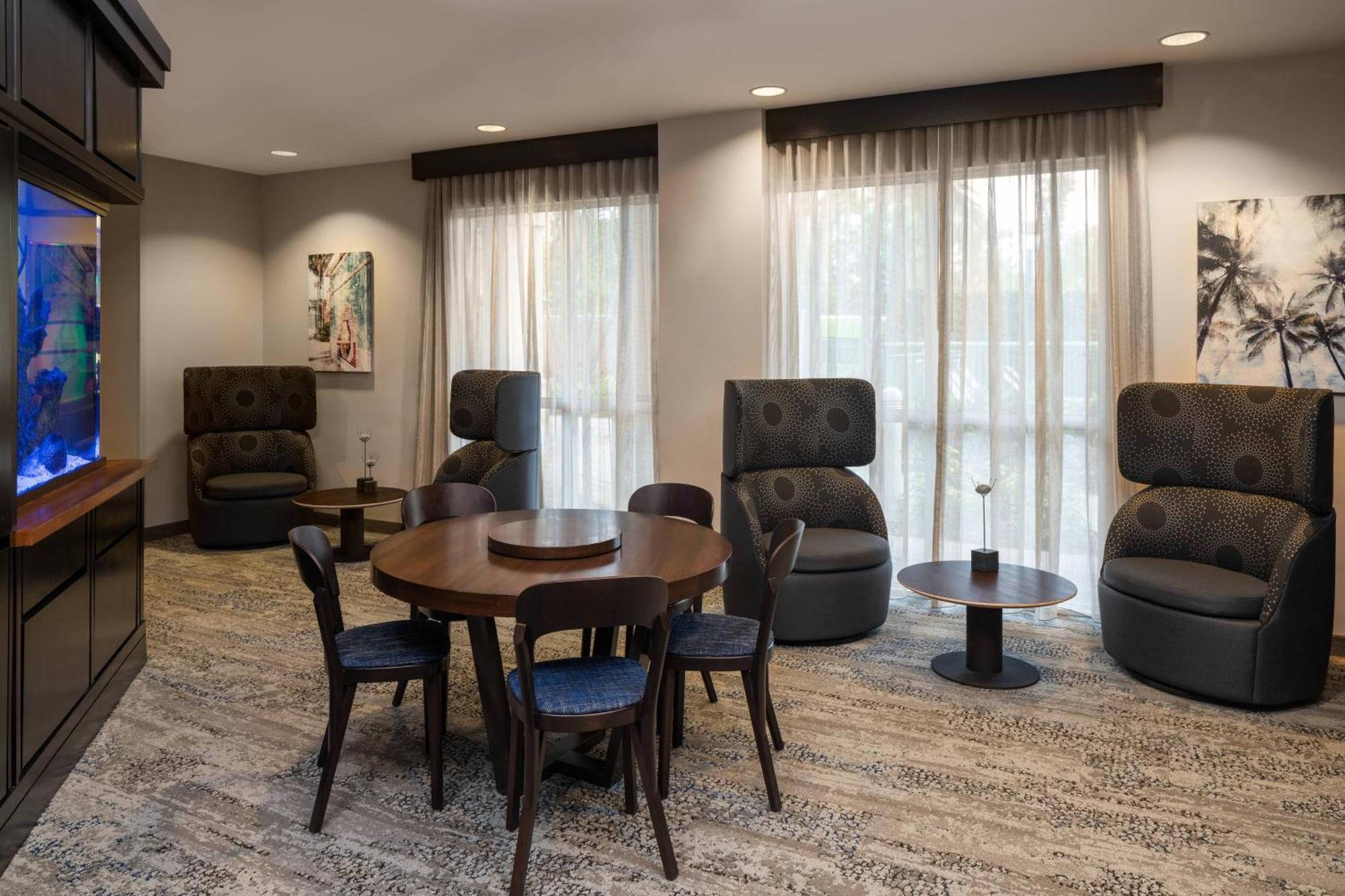 Courtyard By Marriott Fort Lauderdale Airport & Cruise Port Dania Beach Buitenkant foto
