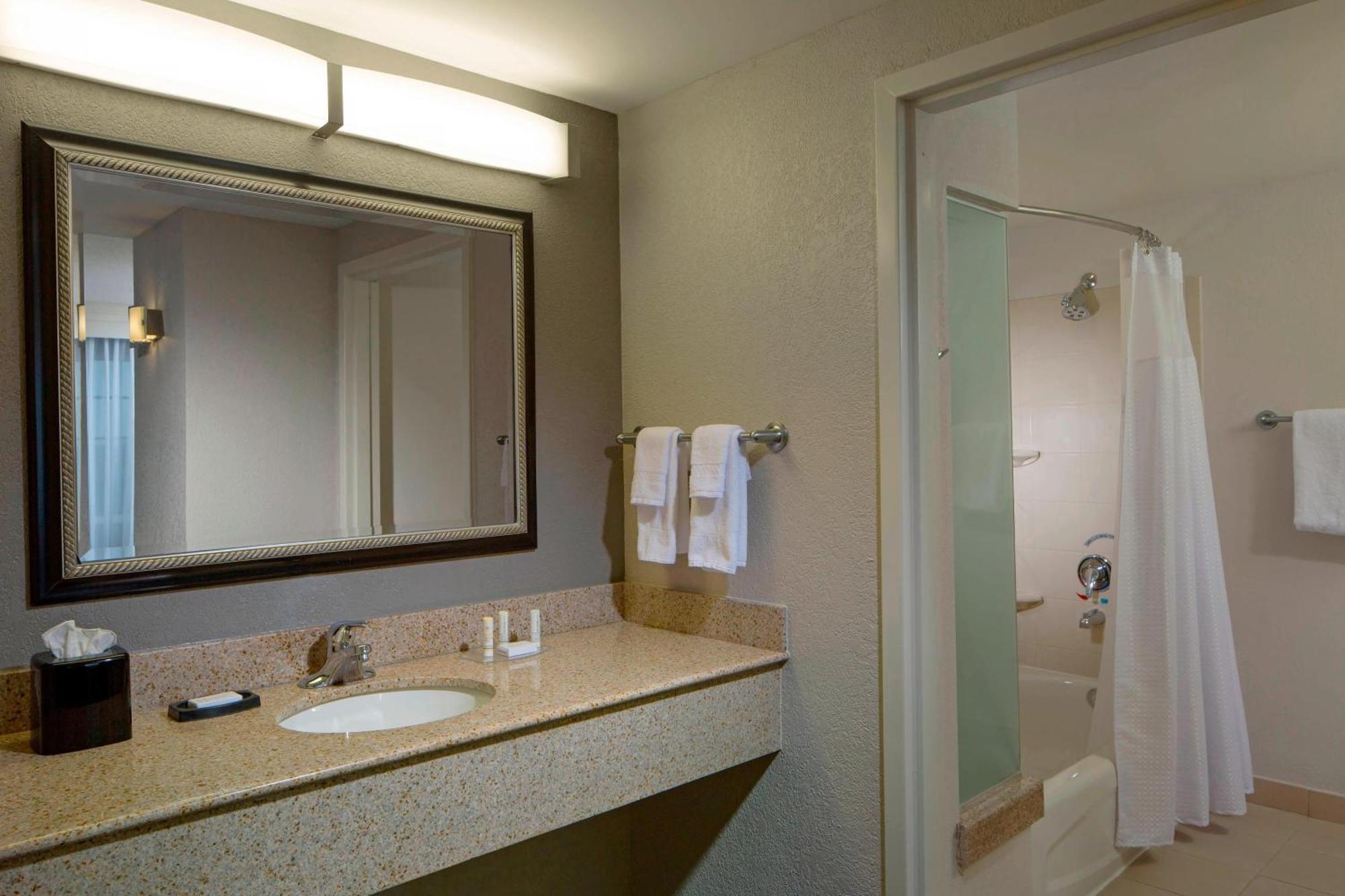 Courtyard By Marriott Fort Lauderdale Airport & Cruise Port Dania Beach Buitenkant foto