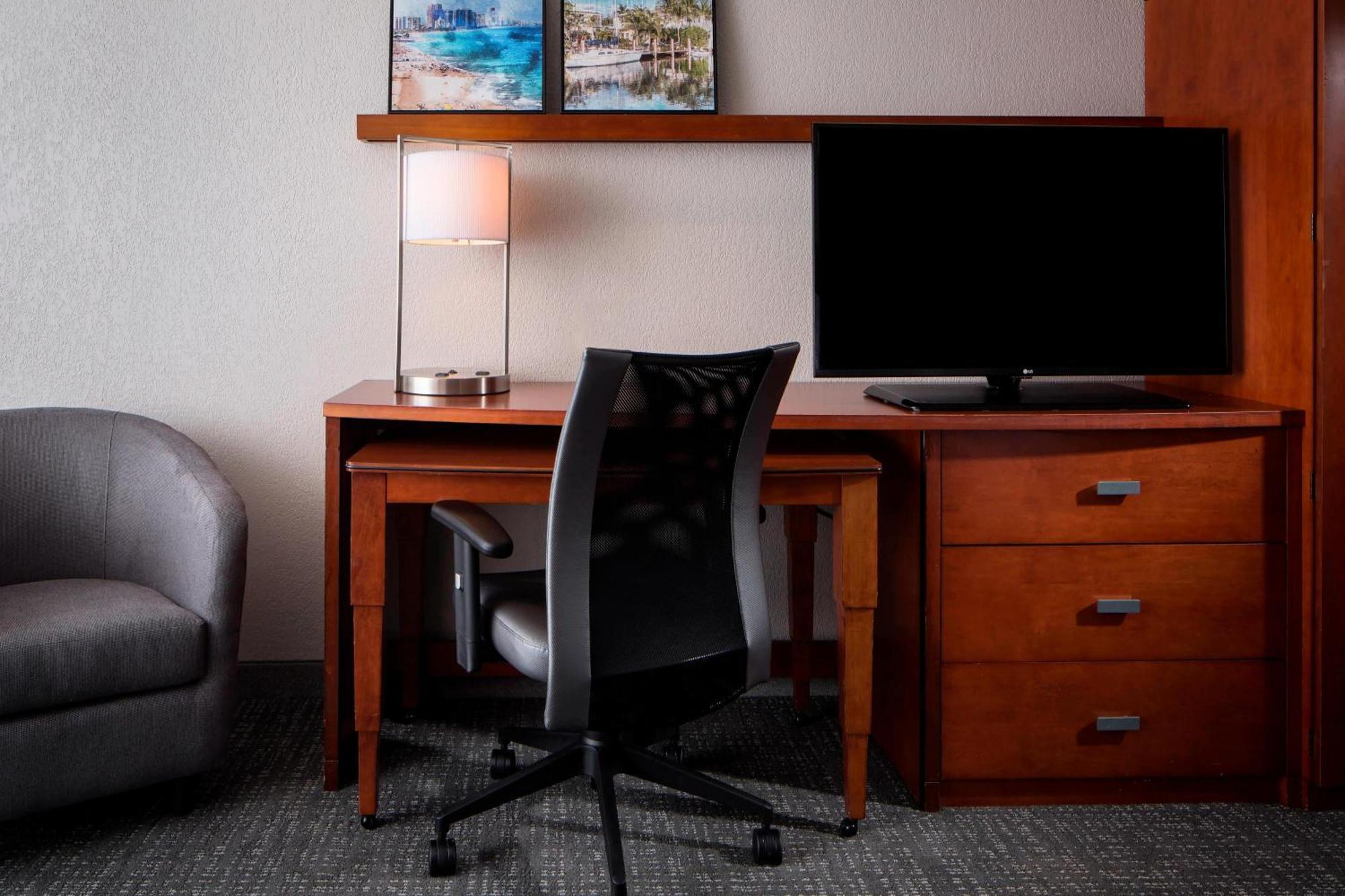Courtyard By Marriott Fort Lauderdale Airport & Cruise Port Dania Beach Buitenkant foto