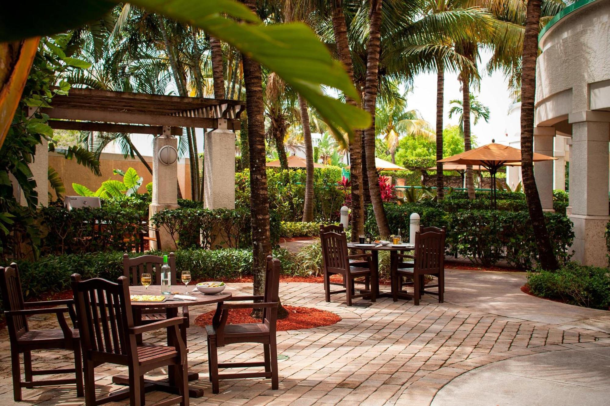 Courtyard By Marriott Fort Lauderdale Airport & Cruise Port Dania Beach Buitenkant foto