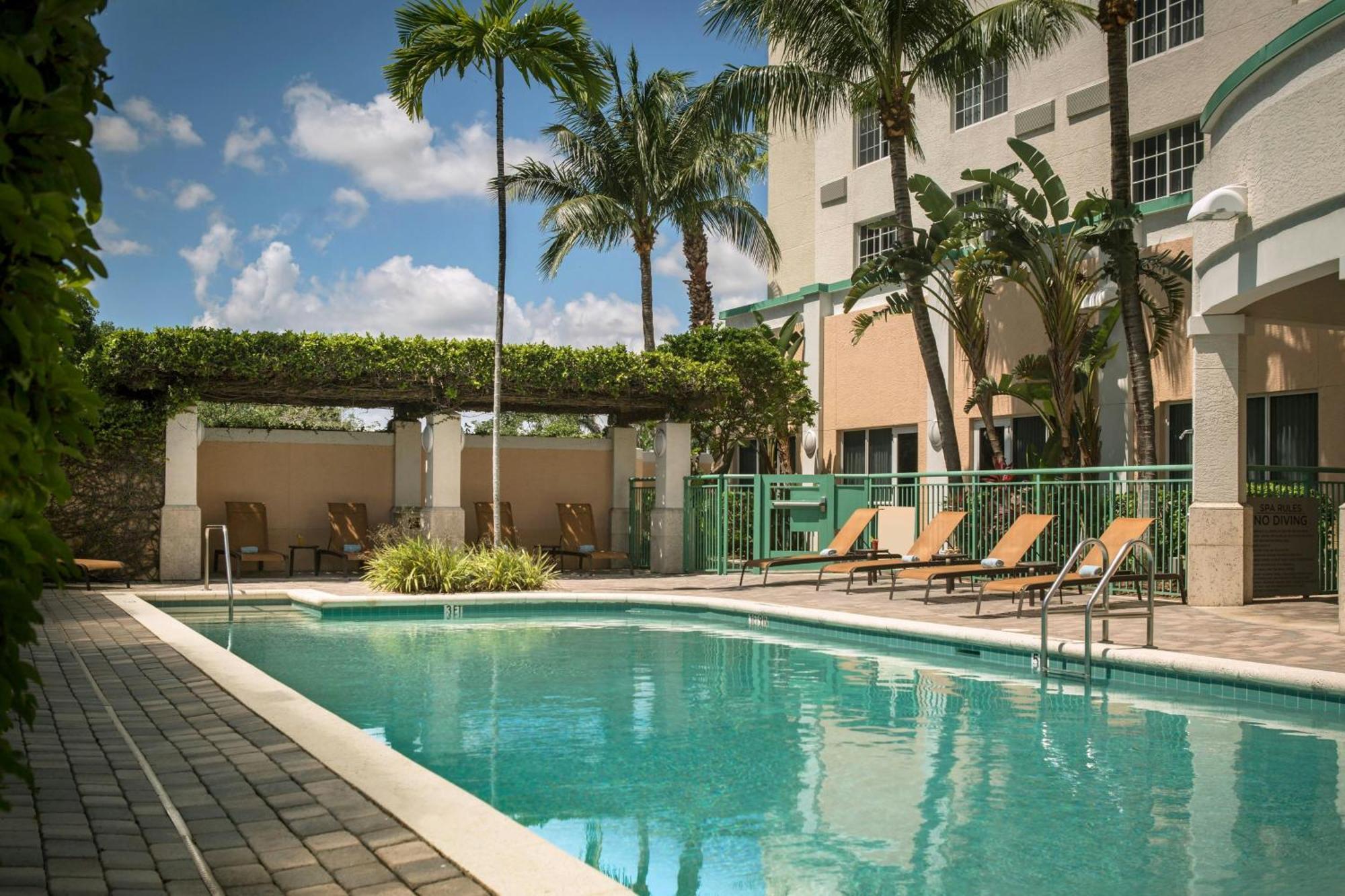 Courtyard By Marriott Fort Lauderdale Airport & Cruise Port Dania Beach Buitenkant foto