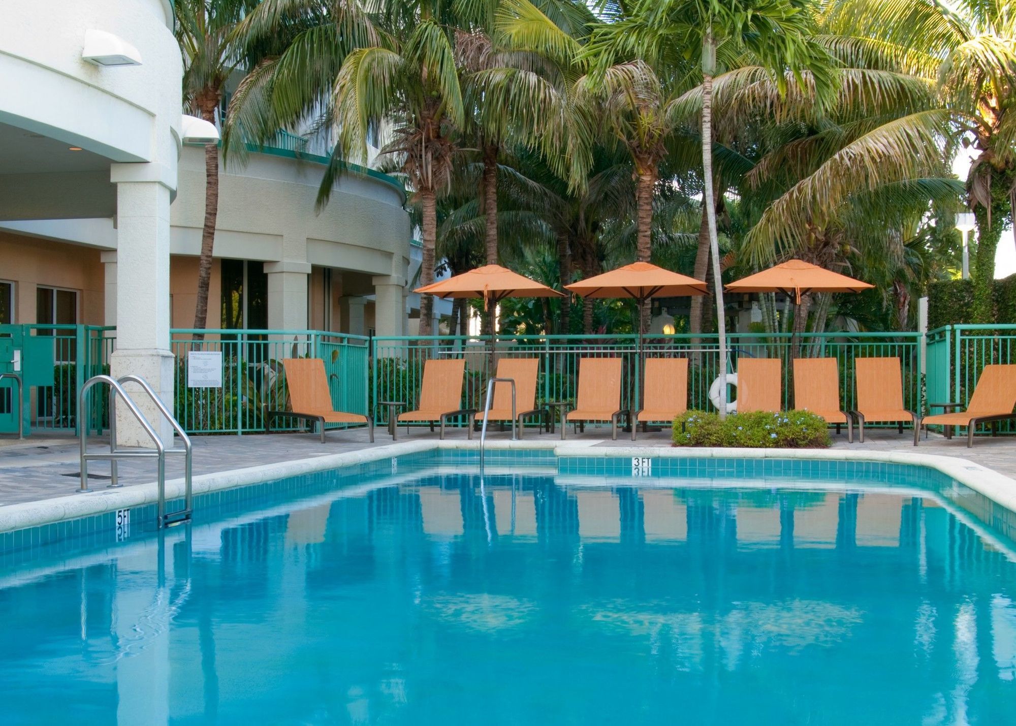 Courtyard By Marriott Fort Lauderdale Airport & Cruise Port Dania Beach Faciliteiten foto