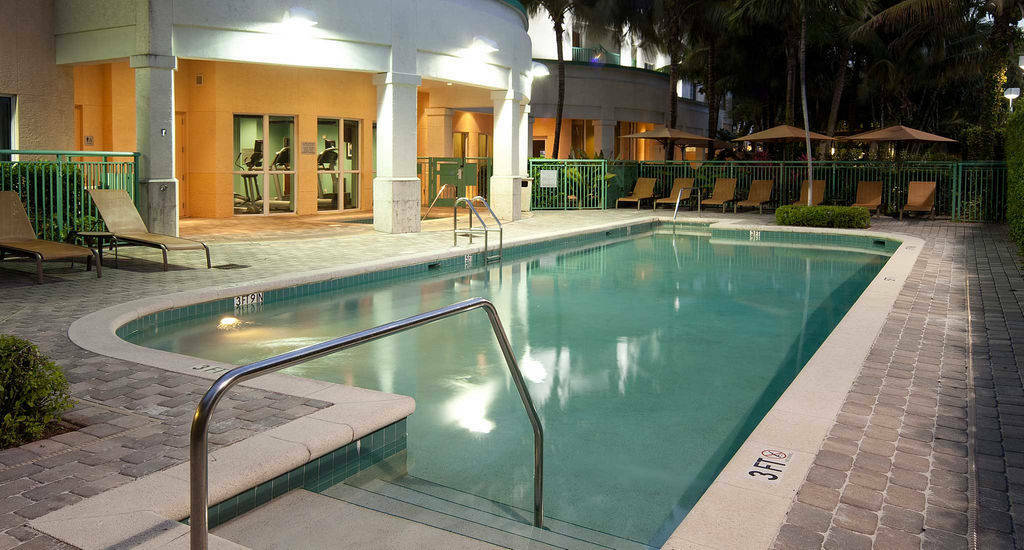 Courtyard By Marriott Fort Lauderdale Airport & Cruise Port Dania Beach Buitenkant foto